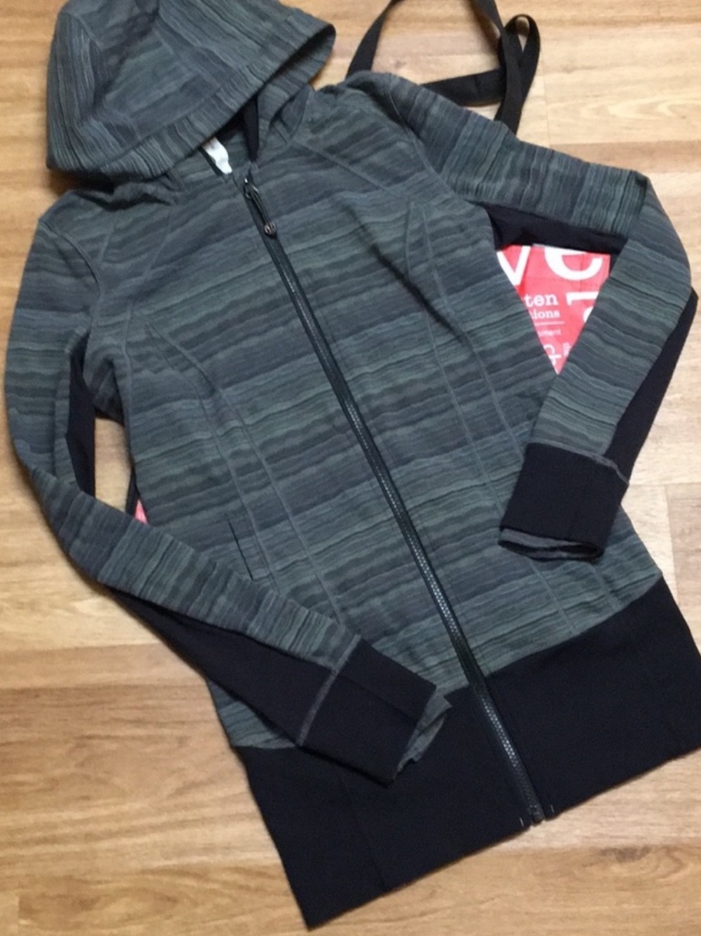 Lululemon Daily Practice jacket size 6 like new